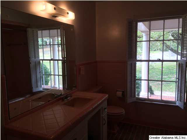 3505 Crosshill Road Mountain Brook, AL 35223 - Photo 10 of 17