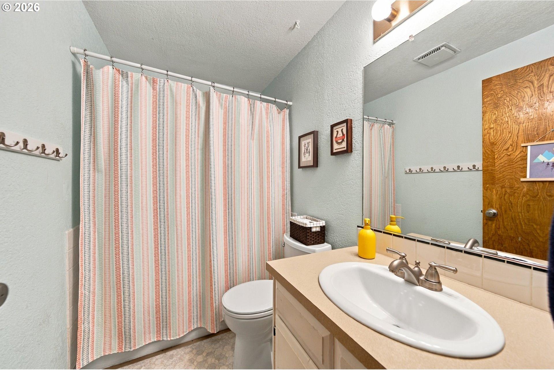 13040 Southwest Butner Court Beaverton, OR 97005 - Photo 17 of 30 Bathroom