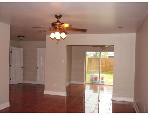 8120 Lomond Road New Orleans, LA 70126 - Photo 4 of 8 Gallery Image 4