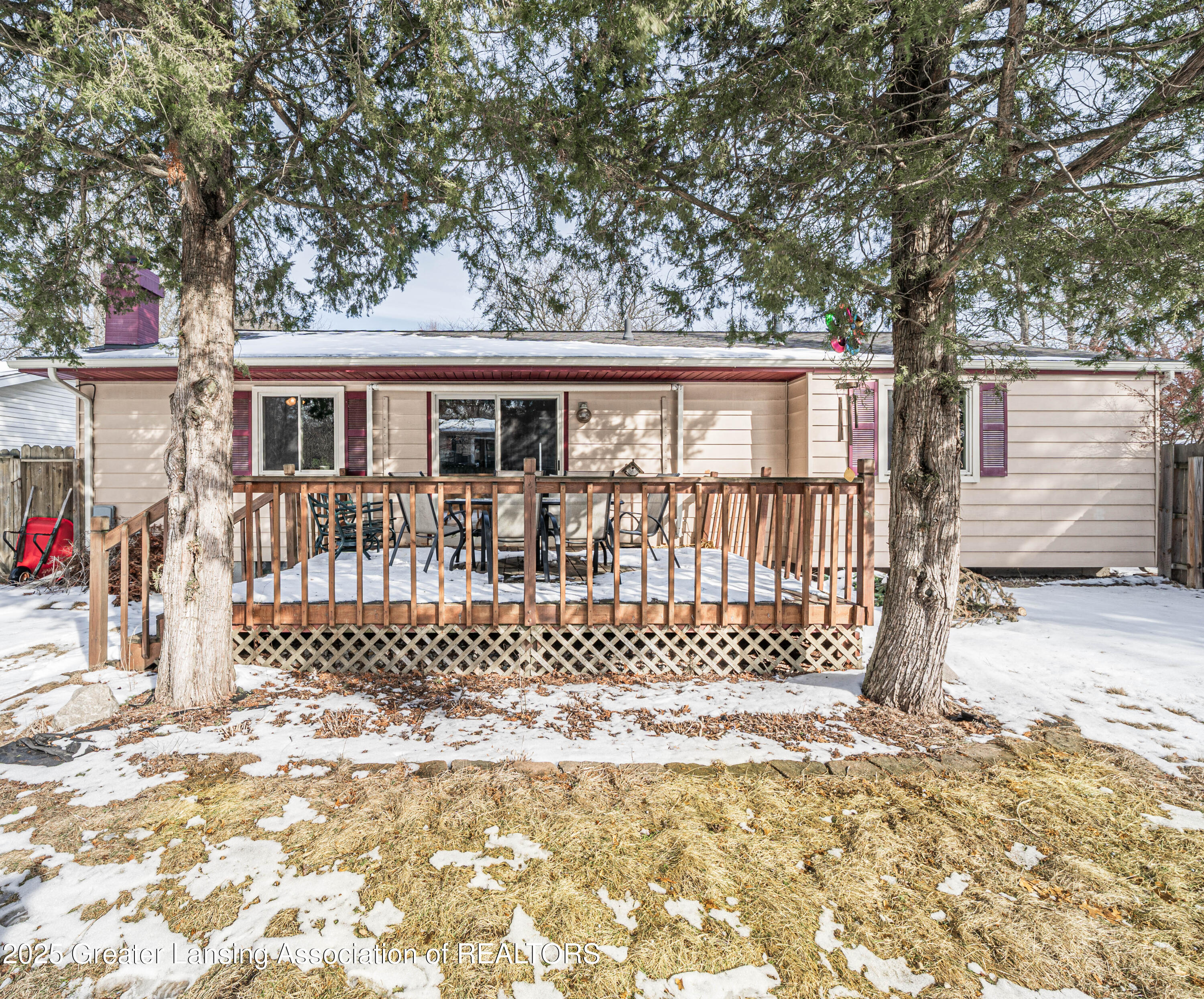 211 Raritan Road Lansing, MI 48911 - Photo 20 of 24 Back Deck