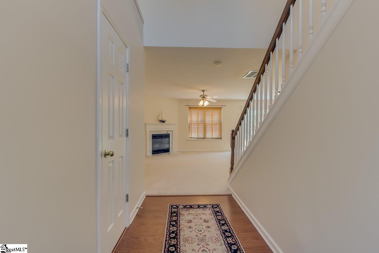 104 Raleigh Court Simpsonville, SC 29681 - Photo 4 of 29 Gallery Image 4