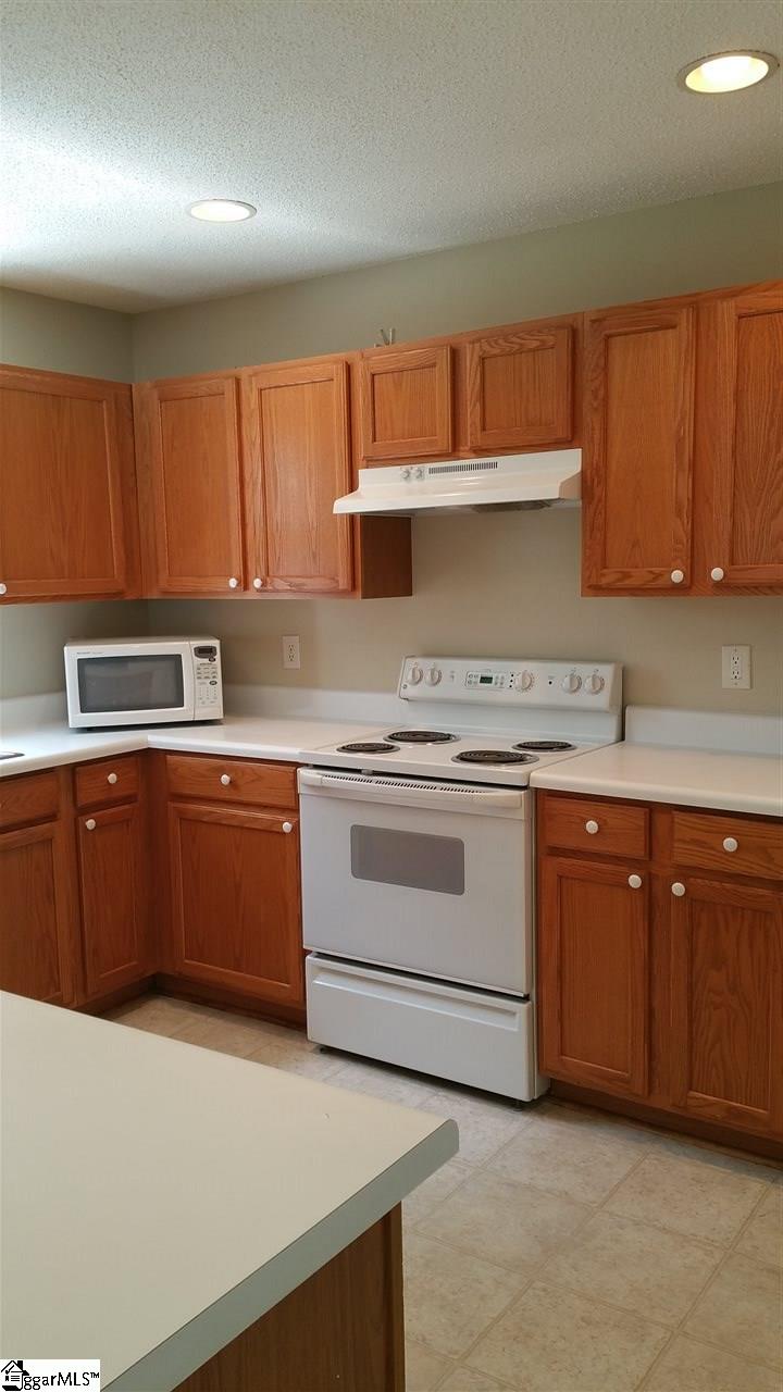 104 Raleigh Court Simpsonville, SC 29681 - Photo 10 of 29 Gallery Image 10