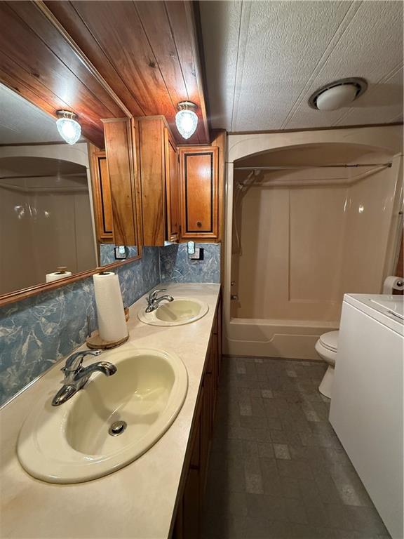 10 Spruce Lane Indiana, PA 15701 - Photo 19 of 24 Main Full Bathroom with Shower/Tub - Also Laundry Room with Washer Dryer Included