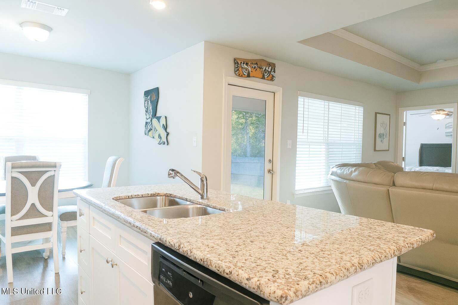 649 Iona Street Diamondhead, MS 39525 - Photo 4 of 14 9B5DE3FE-4D3C-4F18-AFB0-A428963E5333