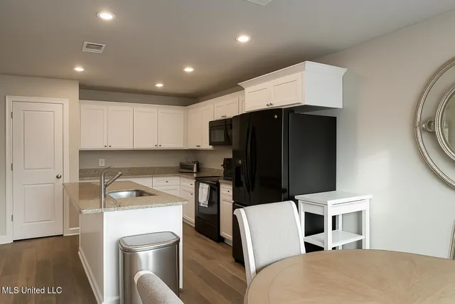 $269,900 | 649 Iona Street, Diamondhead, MS 39525