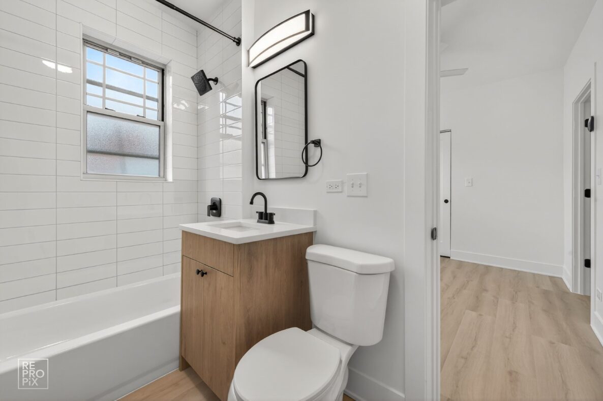 6971 North Bell Avenue, Unit 3 Chicago, IL 60645 - Photo 7 of 8