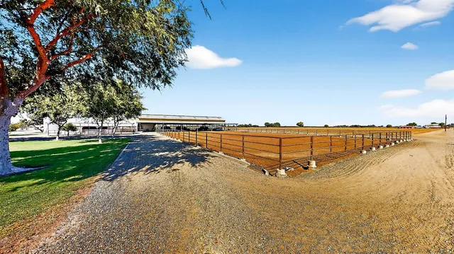 $2,500,000 | 21160 2nd Avenue, Stevinson, CA 95374