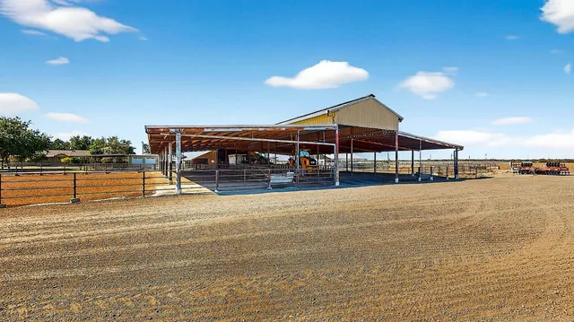 $2,500,000 | 21160 2nd Avenue, Stevinson, CA 95374