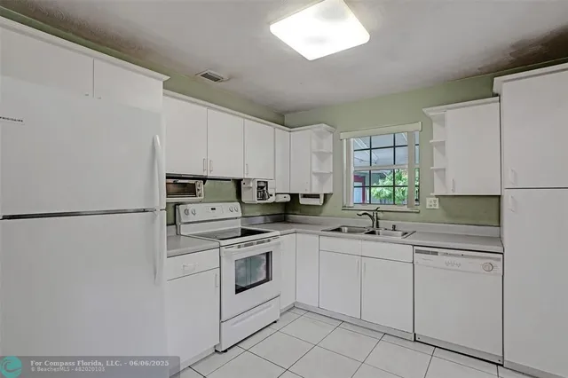 $419,000 | 2731 Northeast 9th Avenue, Pompano Beach, FL 33064