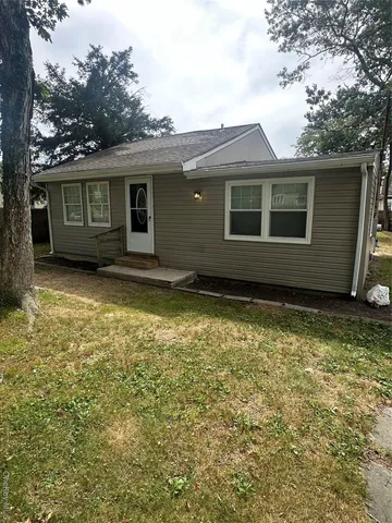 $3,300 | 128 Lakeview Drive, Mastic Beach, NY 11951