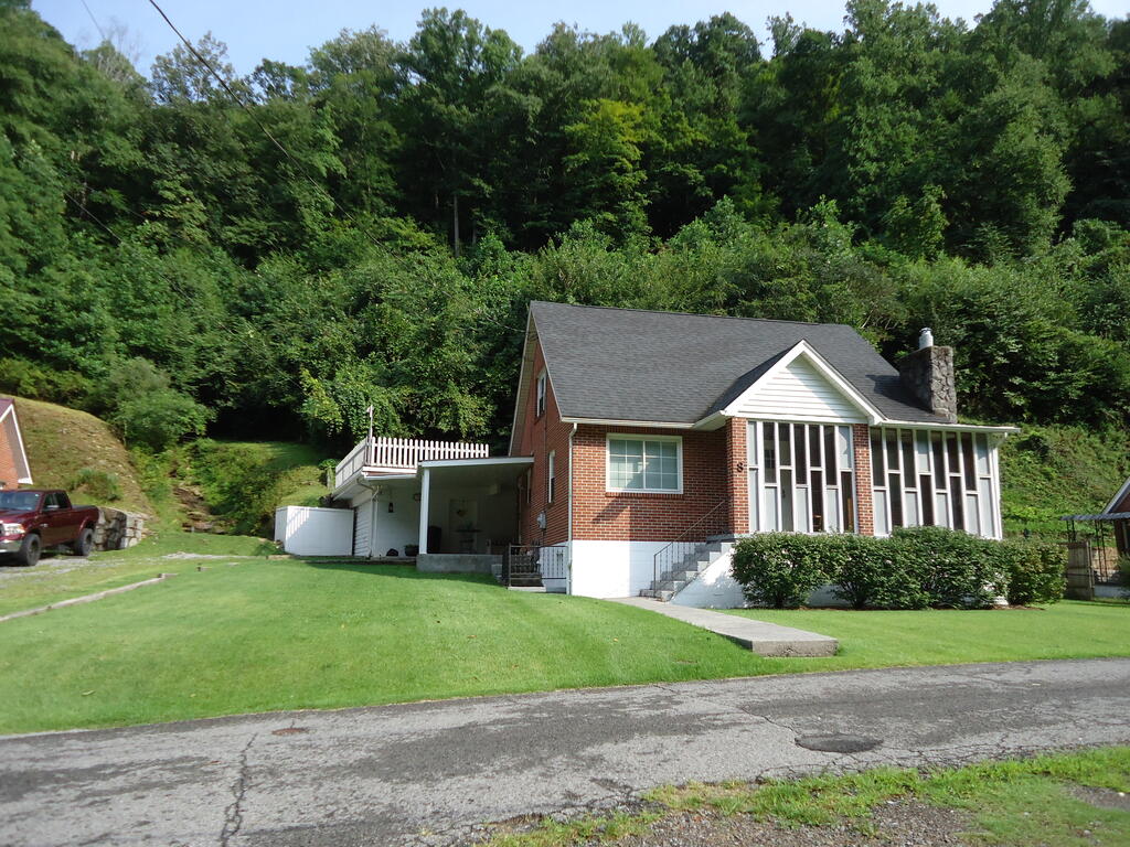 8 Oakhurst Bridge Lane Welch, WV 24801 - Photo 2 of 18 Gallery Image 2