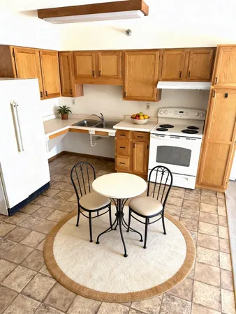 $900 | 611 Main Street South, Unit 202, Renville, MN 56284