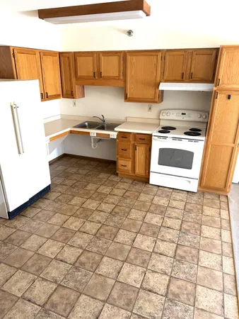 $900 | 611 Main Street South, Unit 202, Renville, MN 56284