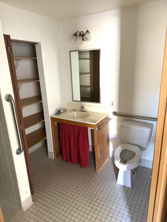 $900 | 611 Main Street South, Unit 202, Renville, MN 56284