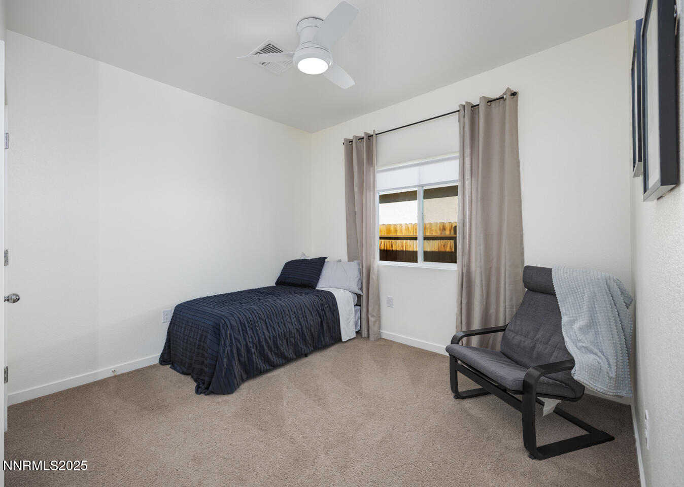 775 Karry Way Fallon, NV 89406 - Photo 10 of 26 a living room with furniture and a window