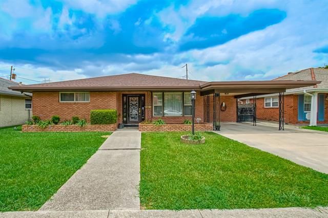 $260,000 | 211 Willow Drive, Gretna, LA 70053