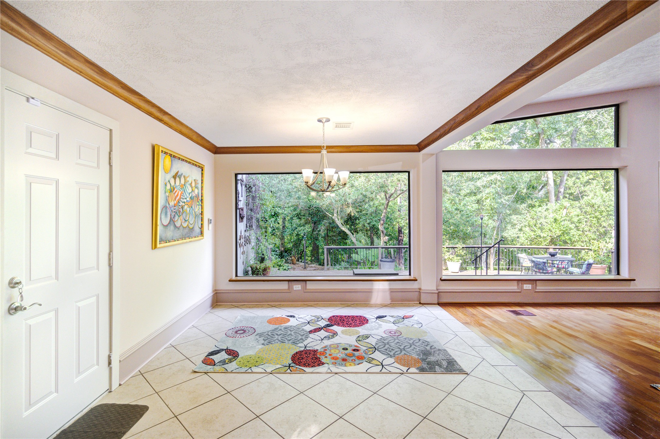 6 Gessner Road Houston, TX 77024 - Photo 14 of 49 Dining area just off the kitchen with a big window to enjoy nature.