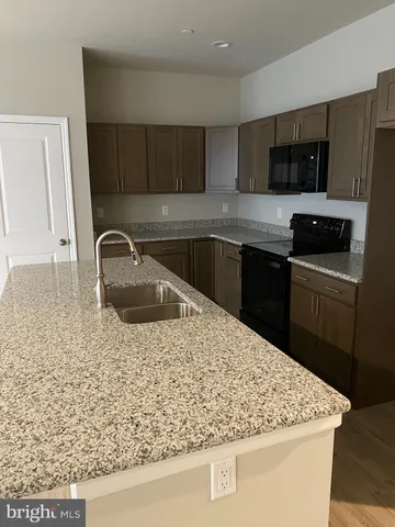 a picture of a bathroom with a picture of a picture