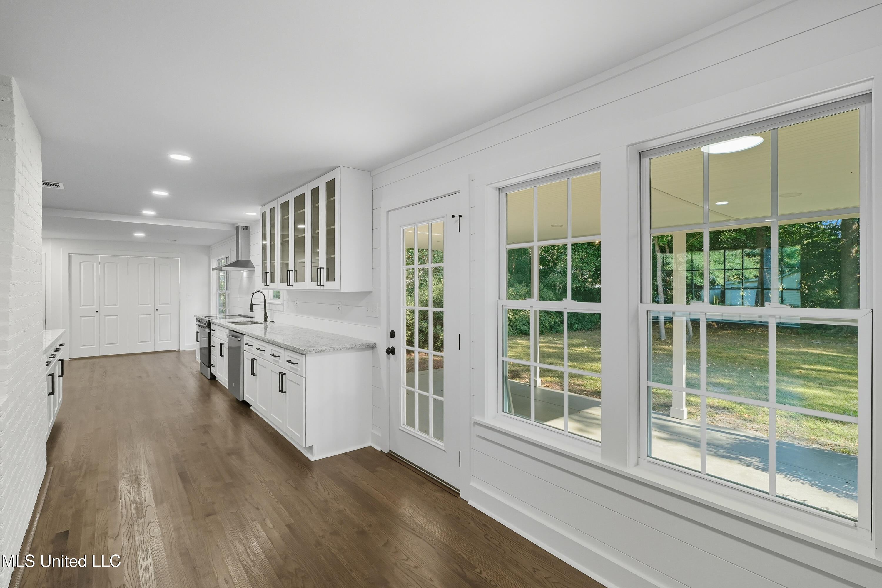 1624 Fifth Avenue Picayune, MS 39466 - Photo 14 of 27 KITCHEN 3