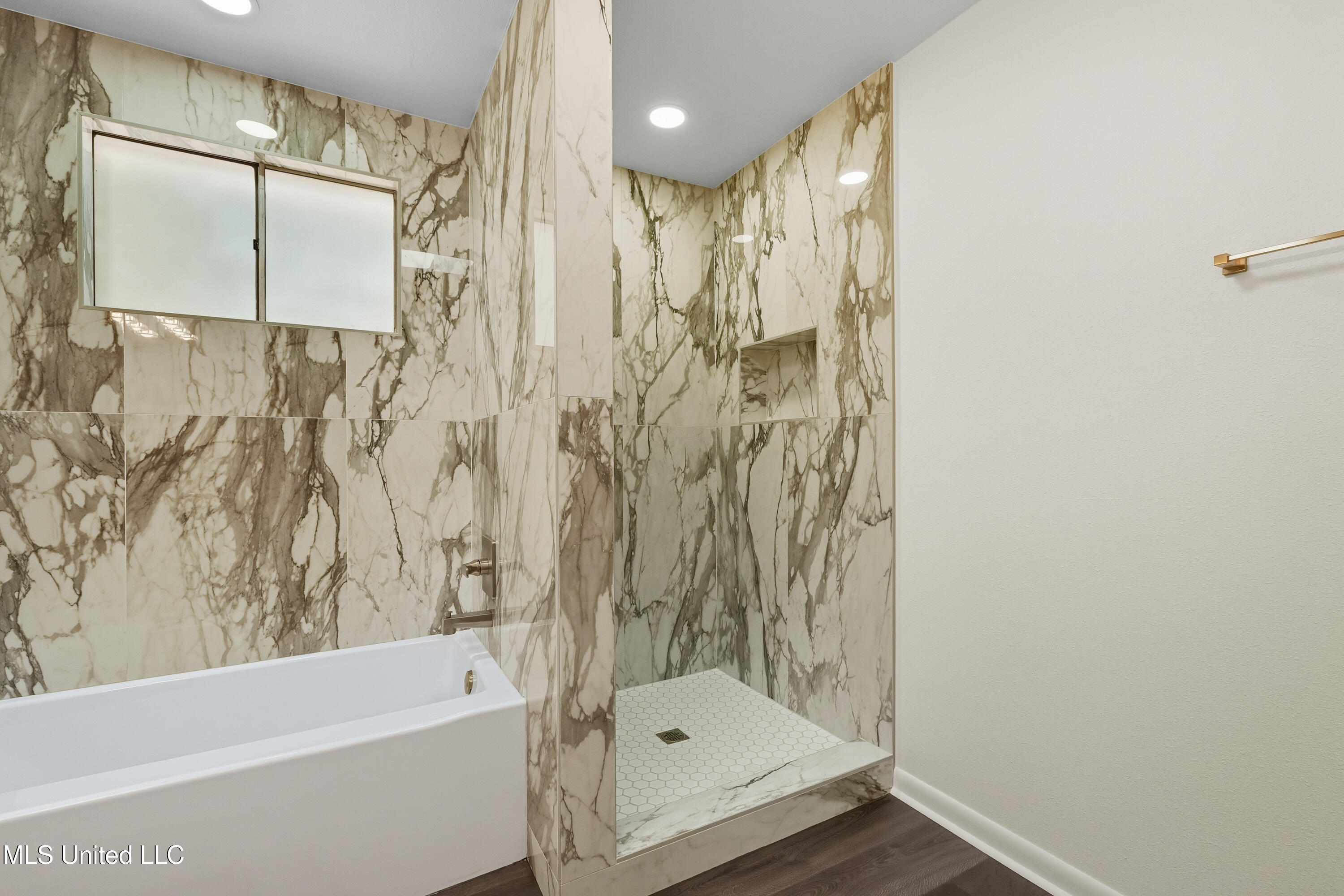 1624 Fifth Avenue Picayune, MS 39466 - Photo 19 of 27 MASTER BATH 2