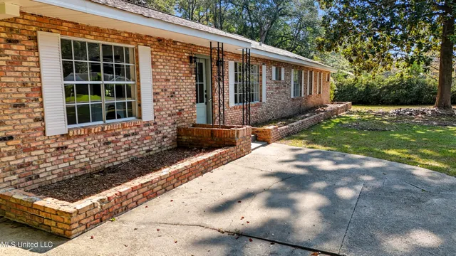 $299,000 | 1624 Fifth Avenue, Picayune, MS 39466