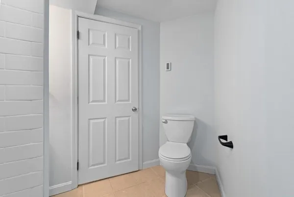 a bathroom with a toilet