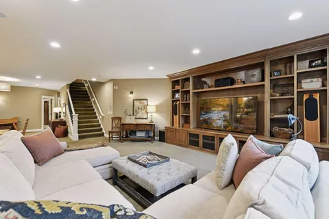 $2,800,000 | 440 Stubbs Bay Road North, Orono, MN 55356