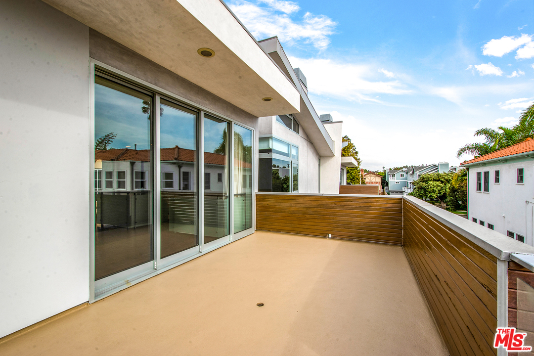 717 South Broadway, Unit B Redondo Beach, CA 90277 - Photo 26 of 29 a view of balcony with large window