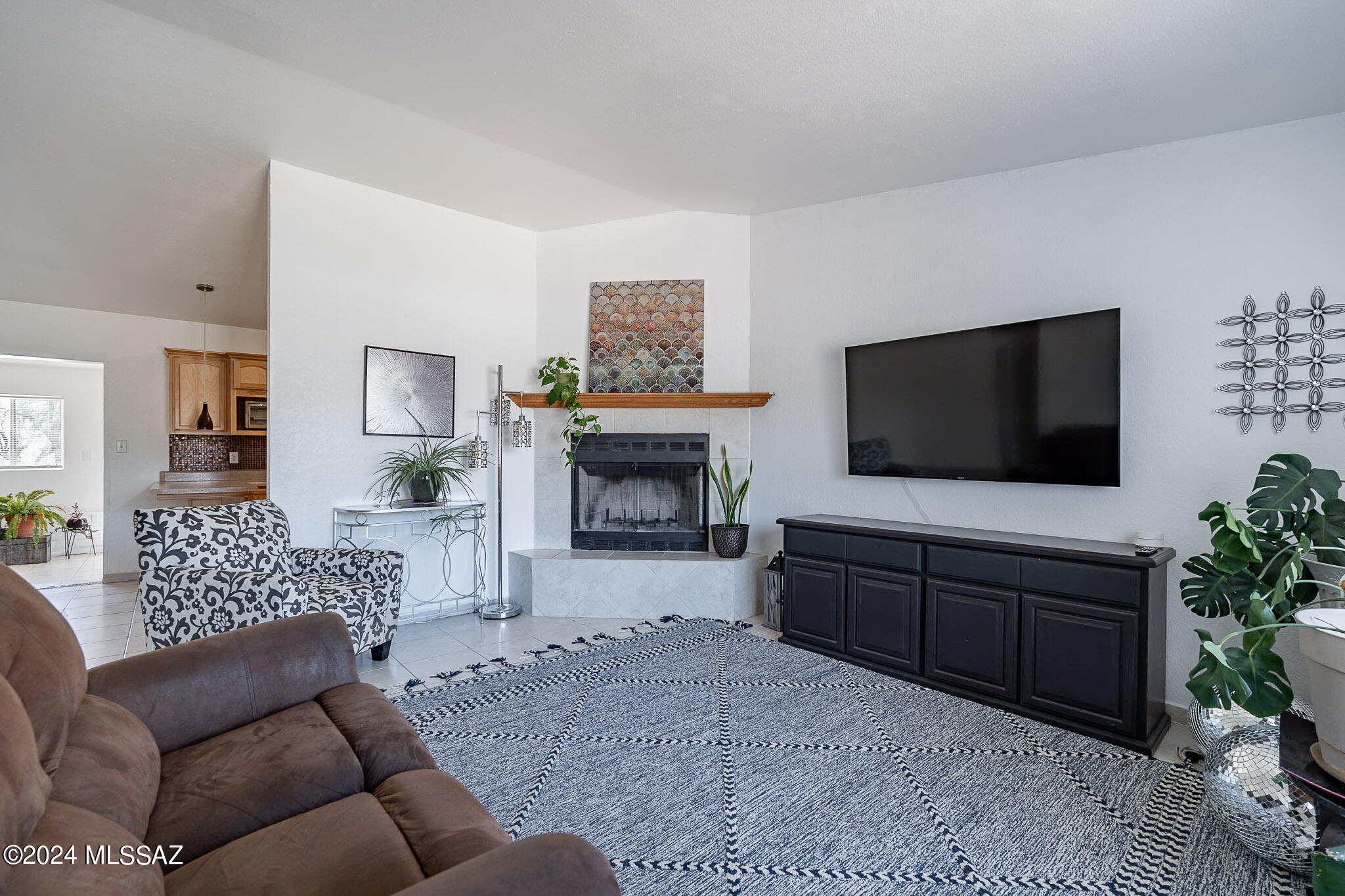 209 Círculo Silva Rio Rico, AZ 85648 - Photo 10 of 21 Gallery Image 10