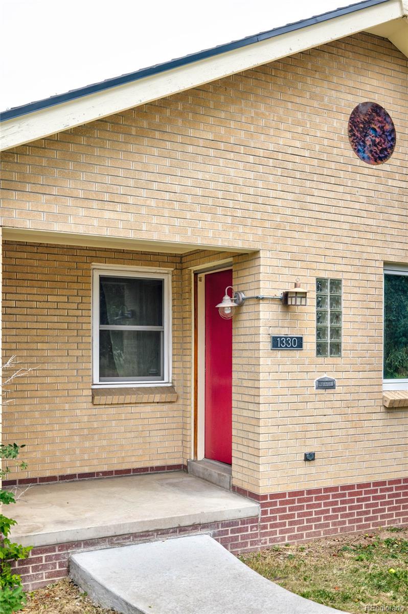 1330 Ulster Street Denver, CO 80220 - Photo 2 of 27