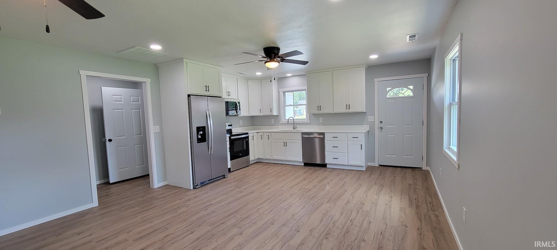 725 Indiana Street Bicknell, IN 47512 - Photo 4 of 19