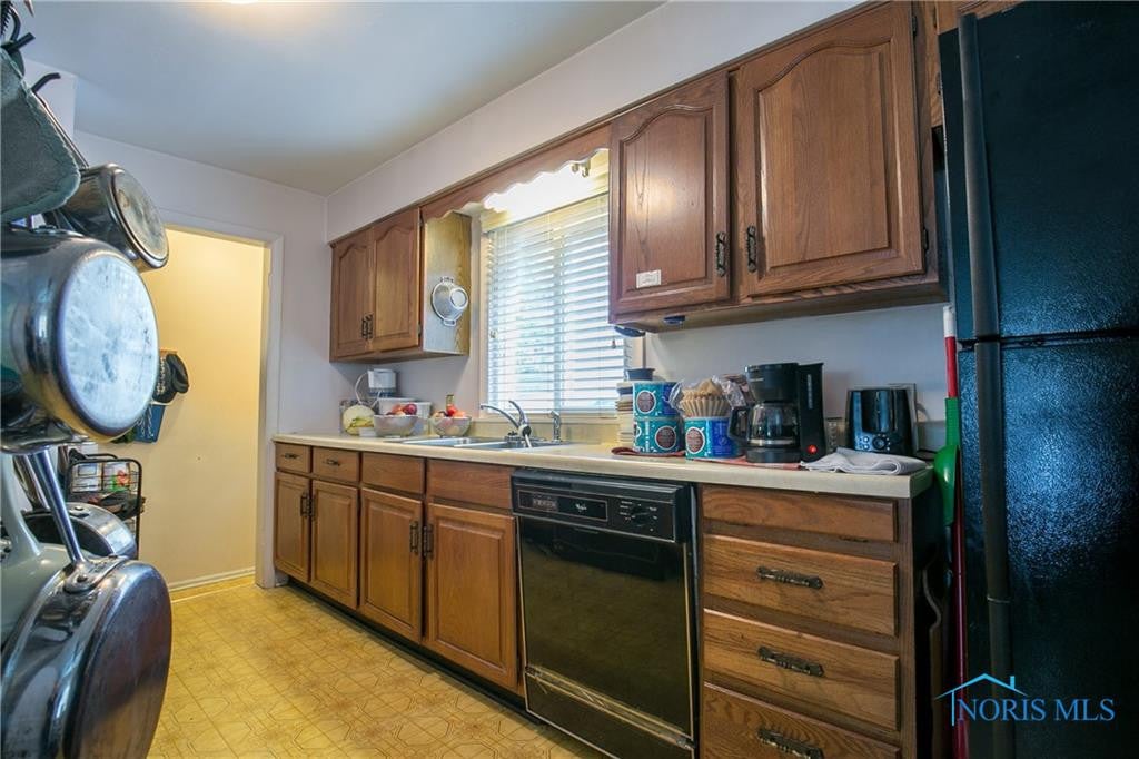 1003 Searles Road Toledo, OH 43607 - Photo 12 of 32 Gallery Image 12