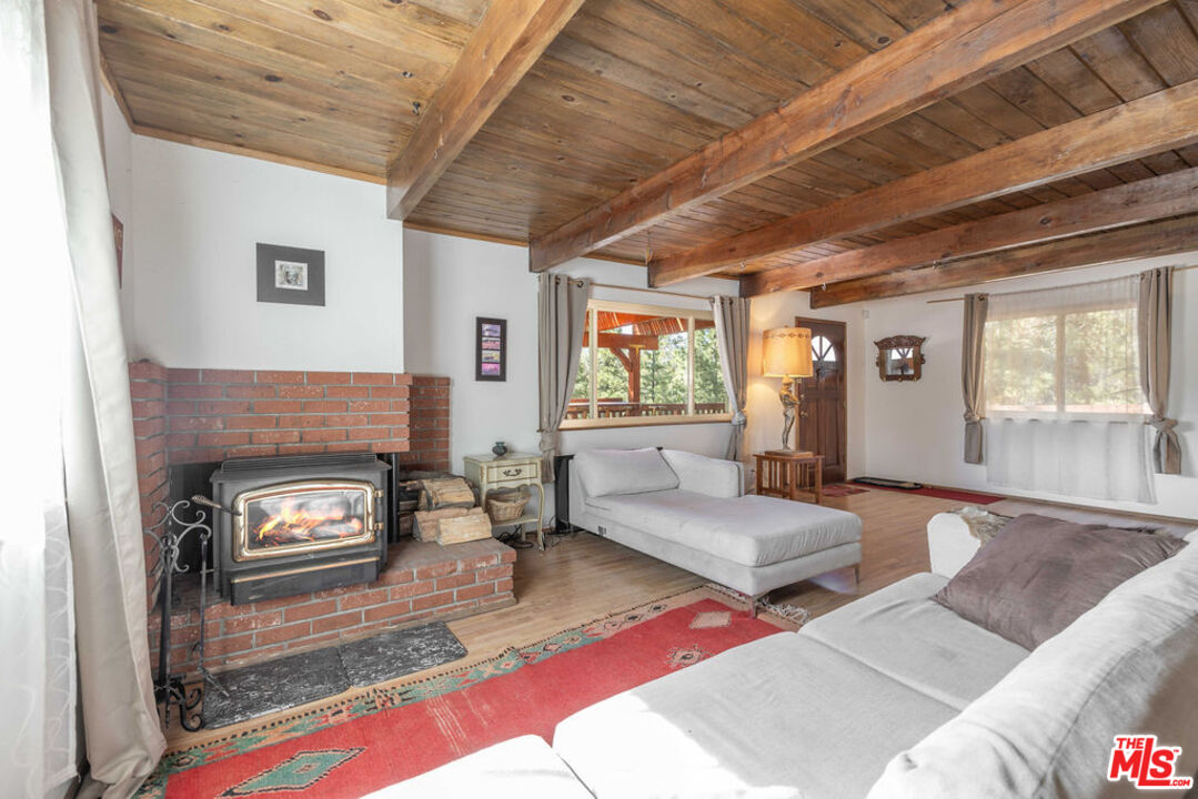 44185 Tim Ron Sugarloaf, CA 92386 - Photo 22 of 45