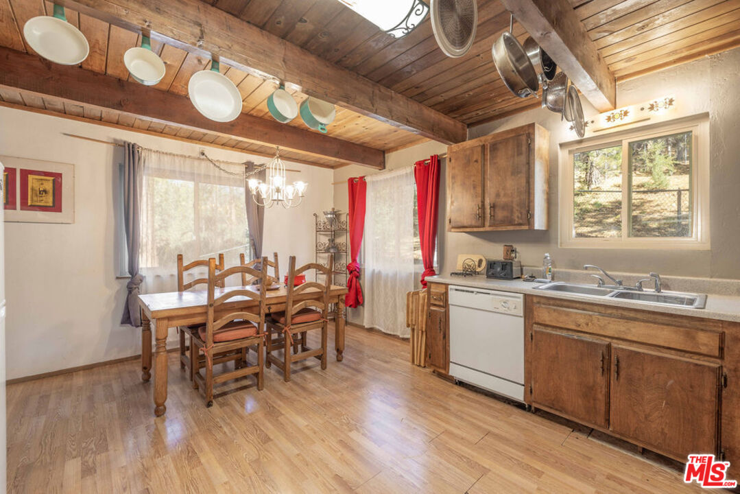 44185 Tim Ron Sugarloaf, CA 92386 - Photo 25 of 45