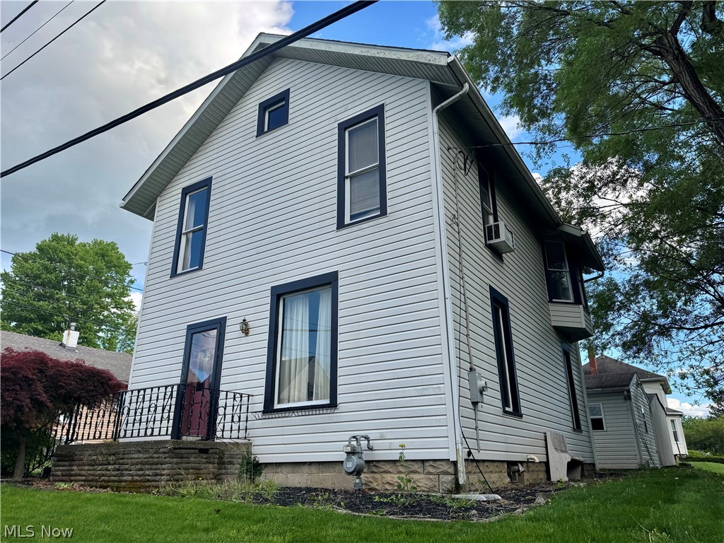 1409 Spring Street Coshocton, OH 43812 - Photo 2 of 21