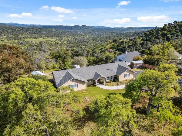 $449,500 | 31021 Blue Heron Way, Coarsegold, CA 93614