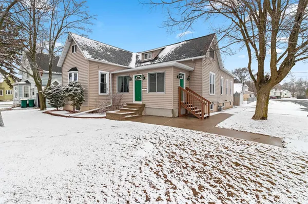 $289,900 | 1503 7th Street, Marinette, WI 54143