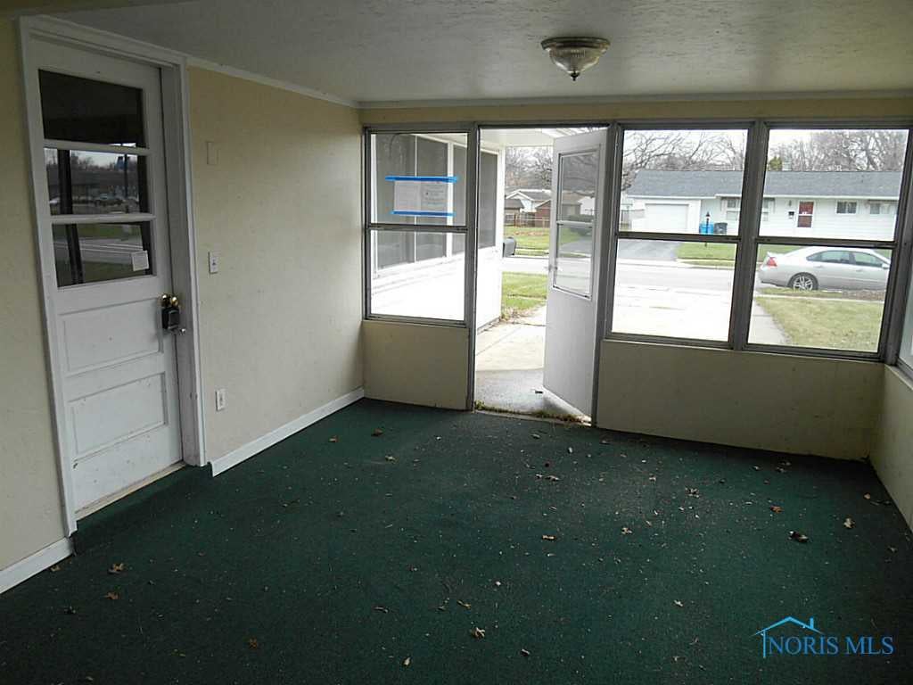 4559 Elmhurst Road Toledo, OH 43613 - Photo 2 of 20 Gallery Image 2
