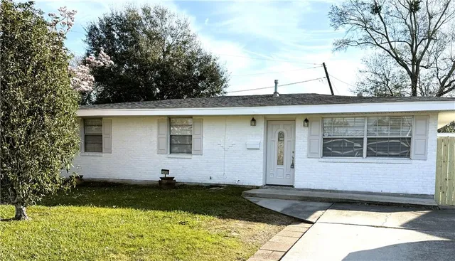 $290,000 | 2450 Roosevelt Boulevard, Kenner, LA 70062