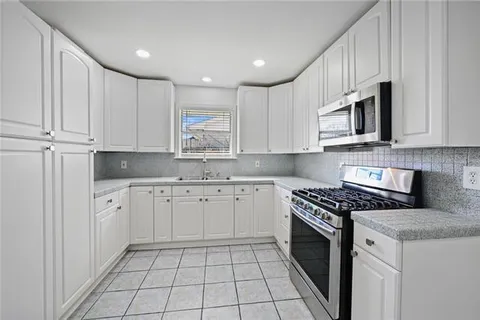 $279,900 | 2450 Roosevelt Boulevard, Kenner, LA 70062