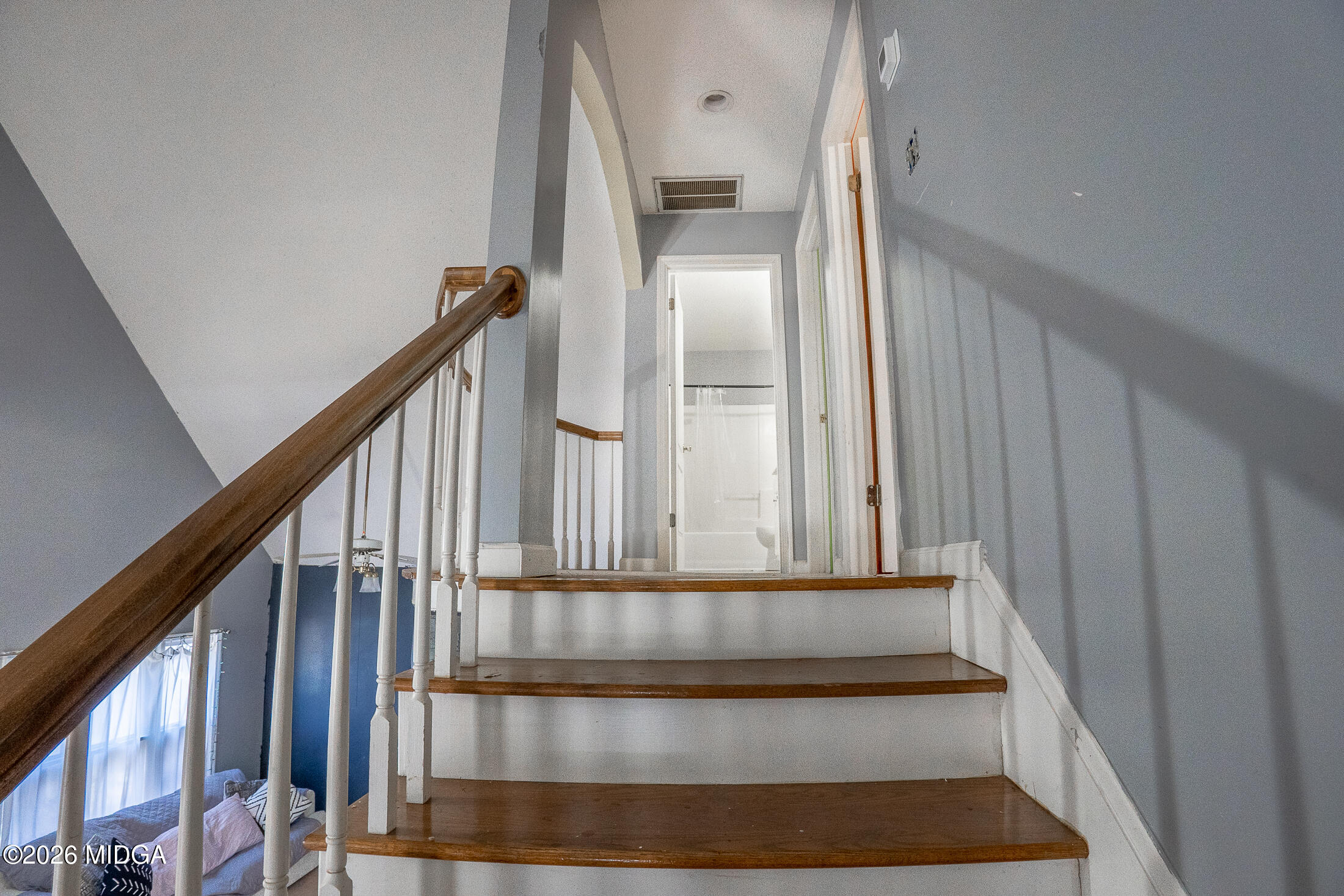 251 Chadwick Circle Macon, GA 31210 - Photo 10 of 16 Stairway