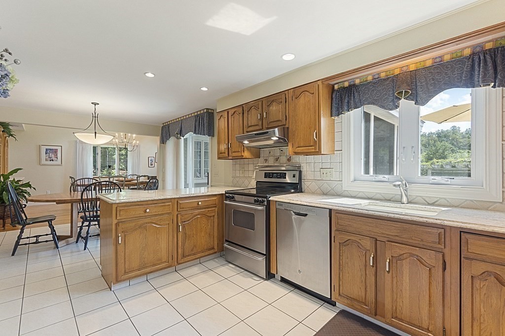 3 Beach Road Shrewsbury, MA 01545 - Photo 10 of 42 Gallery Image 10