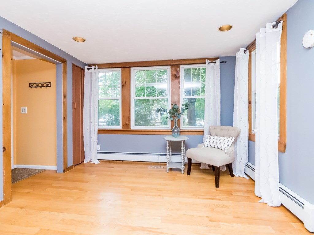 28 Sumner Road Billerica, MA 01862 - Photo 5 of 42 Gallery Image 5