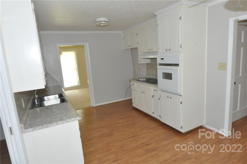 648 Pineview Lakes Road Chester, SC 29706 - Photo 5 of 28 Gallery Image 5