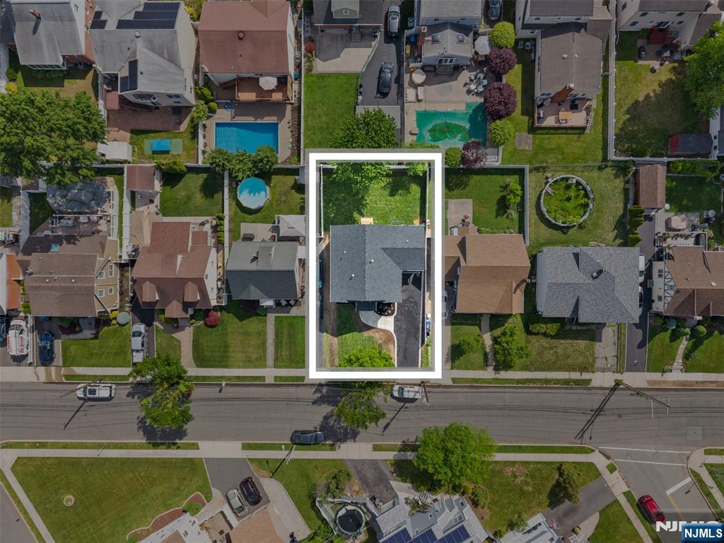 51 Becker Avenue Rochelle Park, NJ 07662 - Photo 4 of 48