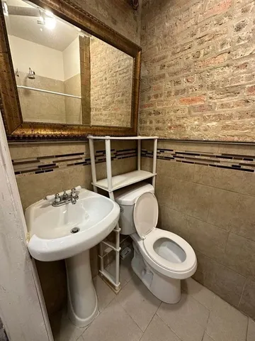 $795 | 1308 West Byron Street, Unit GR, Chicago, IL 60613