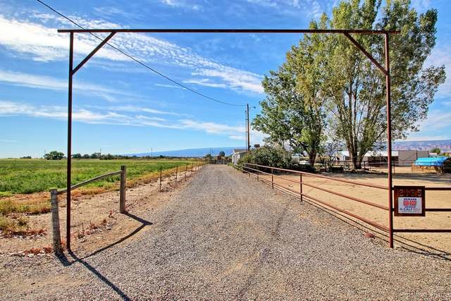 2135 M Road Grand Junction, CO 81505 - Photo 14 of 42 a view of a street with sitting area