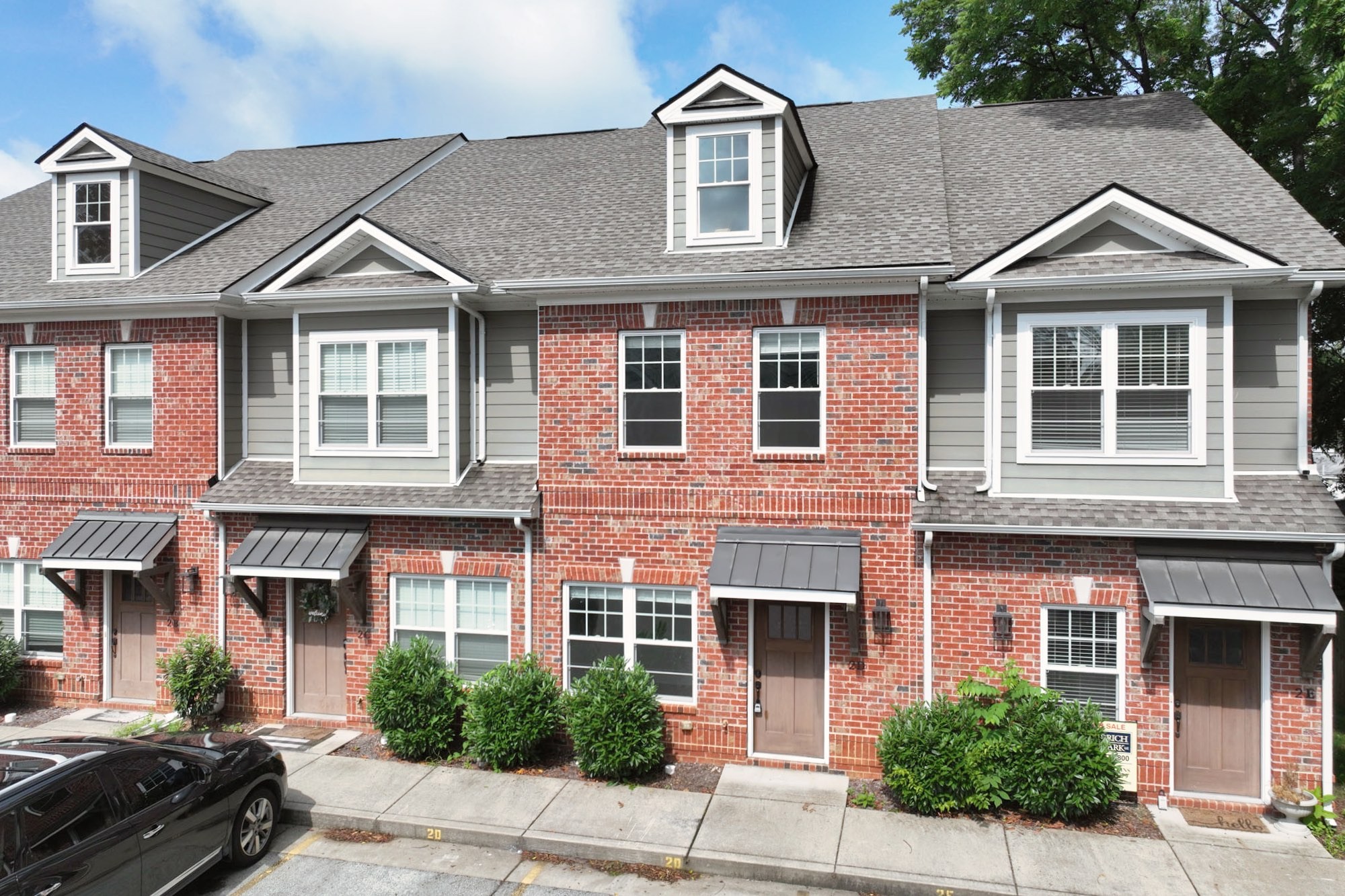 1019 North Maple Street, Unit 2D Murfreesboro, TN 37130 - Photo 5 of 56 a front view of a residential houses