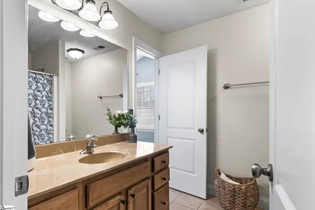 $600,000 | 204 Cove Harbor Court, Taylors, SC 29687