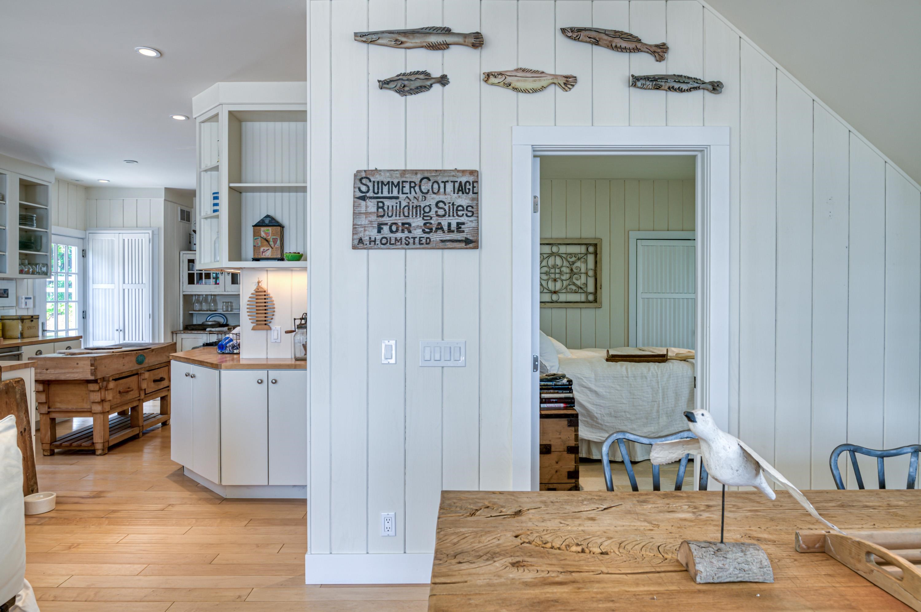 6298 East Shore Road Traverse City, MI 49686 - Photo 37 of 68 1911641-36.JPG